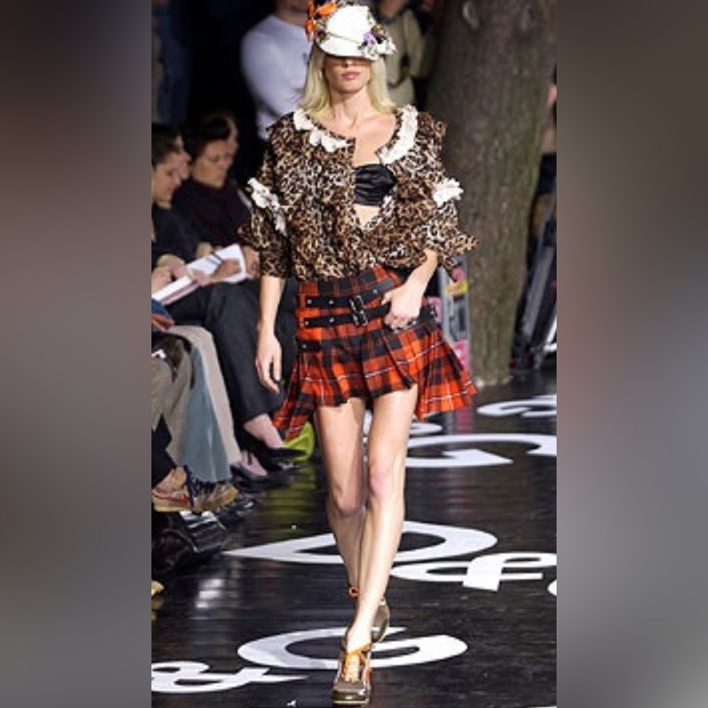 D&G by Dolce and Gabbana Fall/Winter 2003 Vintage Runway Plaid mini skirt IT 44